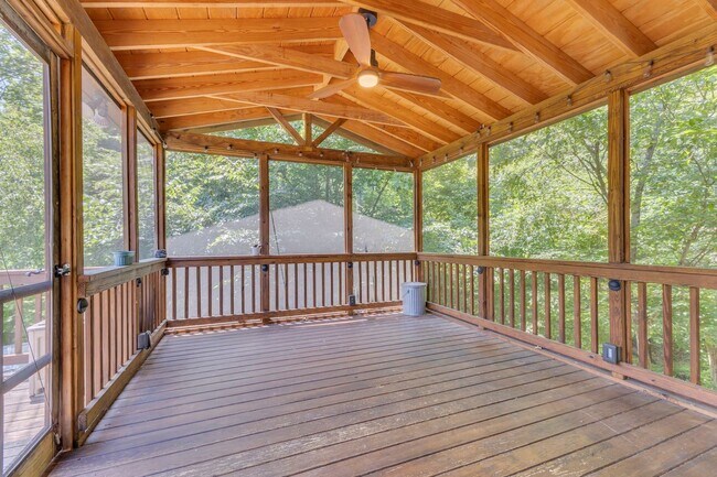 Building Photo - One-of-a-Kind 4 BR Retreat on Nearly 13 Pr...