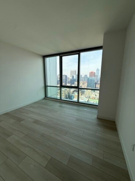 Building Photo - 41 E 8th St