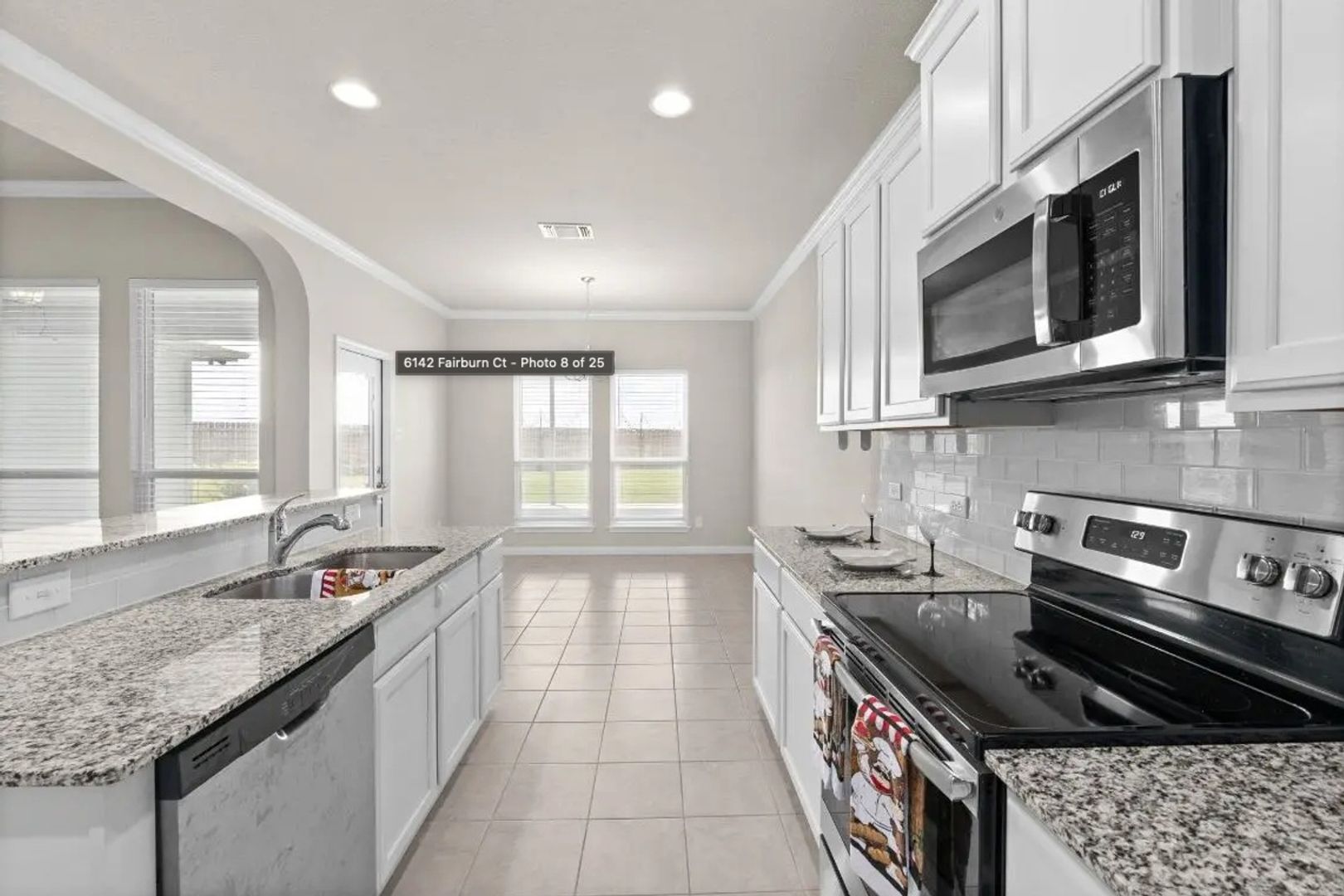 Building Photo - 6142 Fairburn