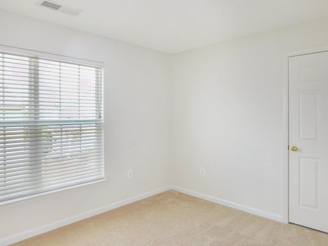 Building Photo - 21310 Jettison Ct