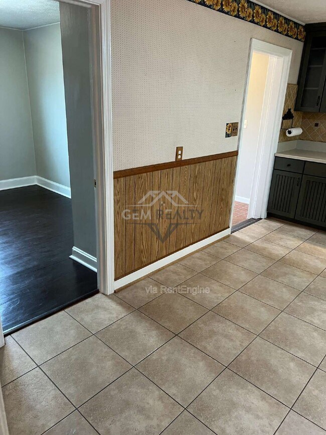 Building Photo - 1244 Mountain View Rd