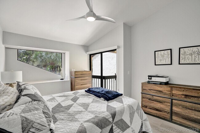Building Photo - 5355 10th Fairway Dr