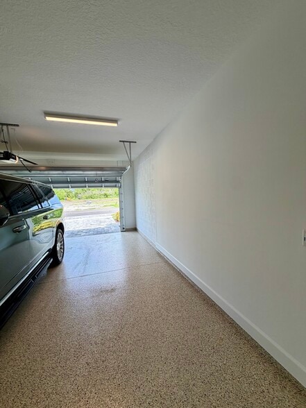 Building Photo - 8423 Pequod Ave