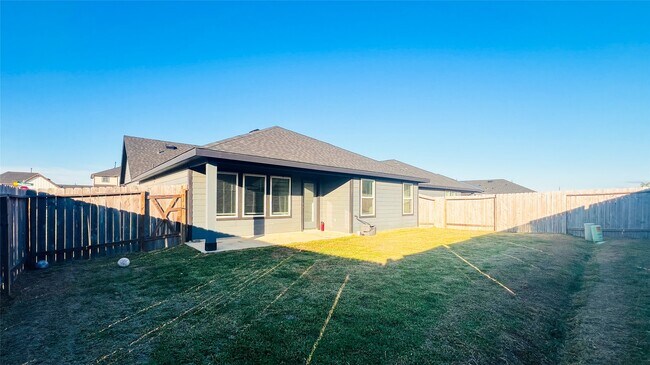 Building Photo - 31639 Featherstone Trl