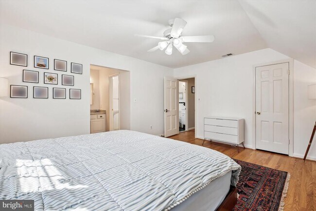 Building Photo - 5213 Rayland Dr