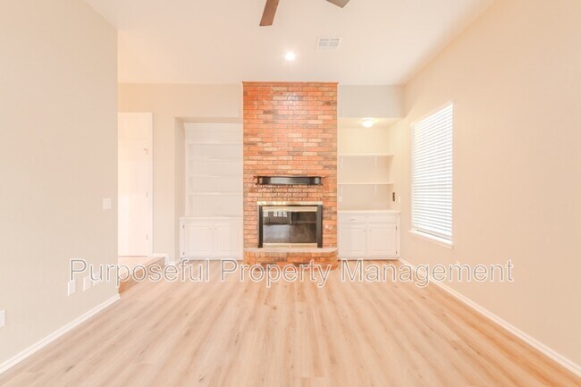 Building Photo - 1109 David Rd