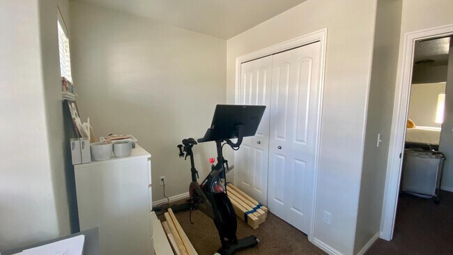 Building Photo - 636 E 60 S