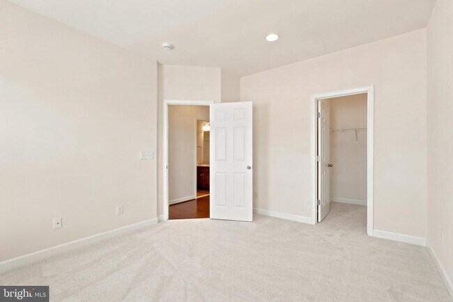 Building Photo - 42615 Beckett Terrace