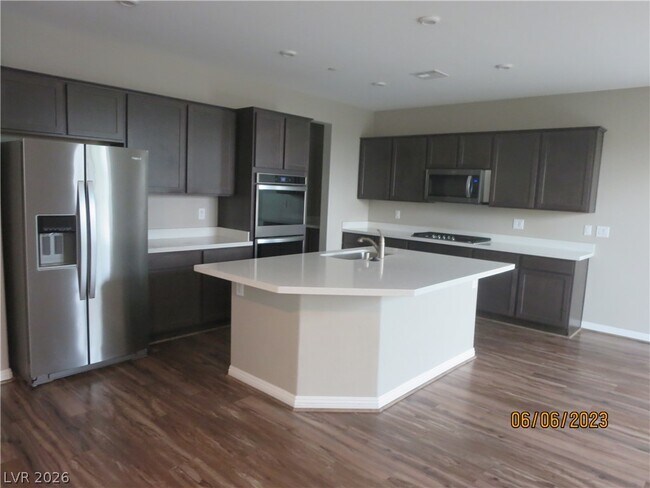 Building Photo - 1012 Huckburn Ave