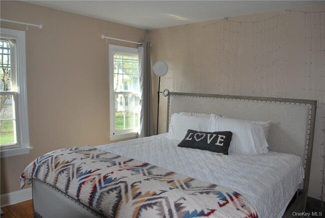 Building Photo - 249 Pine Island Turnpike