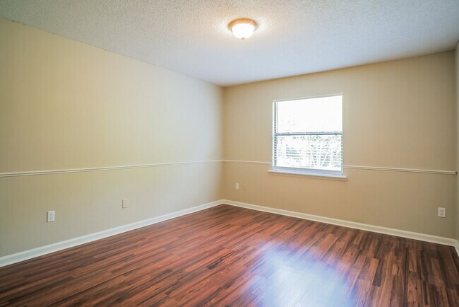 Building Photo - 5430 Otters Run Ln