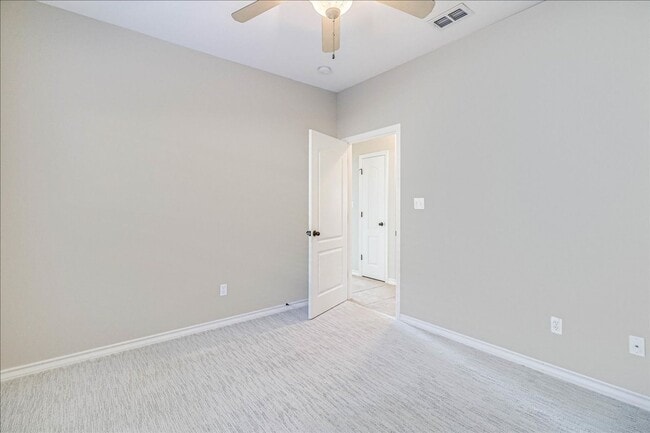 Building Photo - 5810 Aava Dr