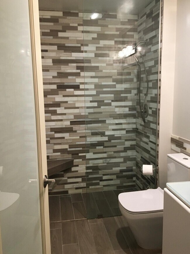 Building Photo - 7770 La Mirada Dr