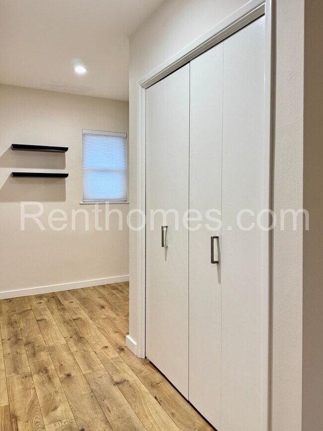 Building Photo - 16702 San Salvador Rd