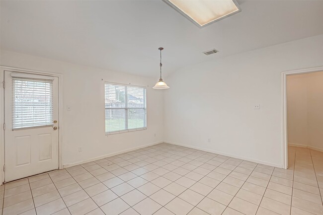 Building Photo - 5815 Plantation Crest Dr