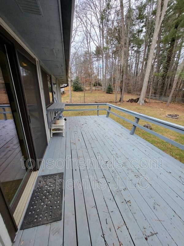 Building Photo - 128 White Oak Rd Ext