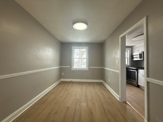 Building Photo - Charming 3-Bedroom Home with Fenced Yard & Private Parking