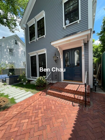 Building Photo - 208 Windsor St