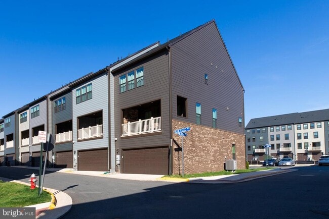 Building Photo - 4468 Sulford Ter