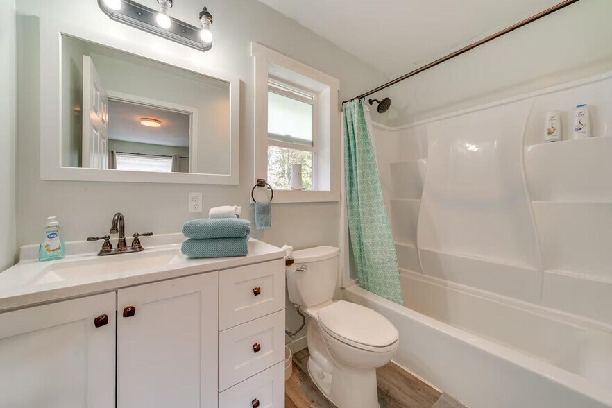 Building Photo - 16208 47th Ave S