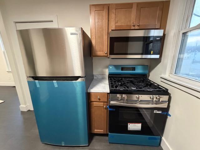 Building Photo - 1620 6th Ave