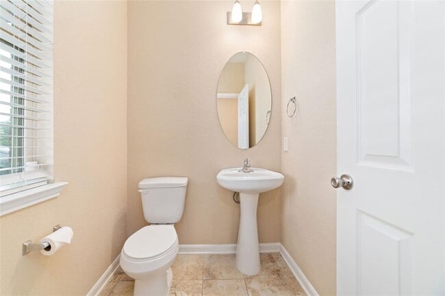 Building Photo - 14735 Cypress Creek Landing