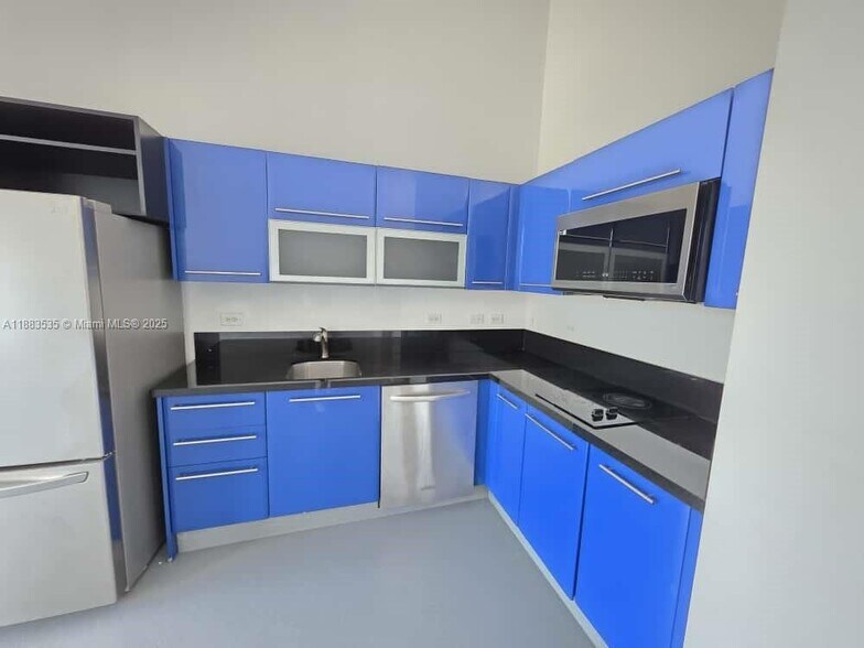 Primary Photo - 253 NE 2nd St