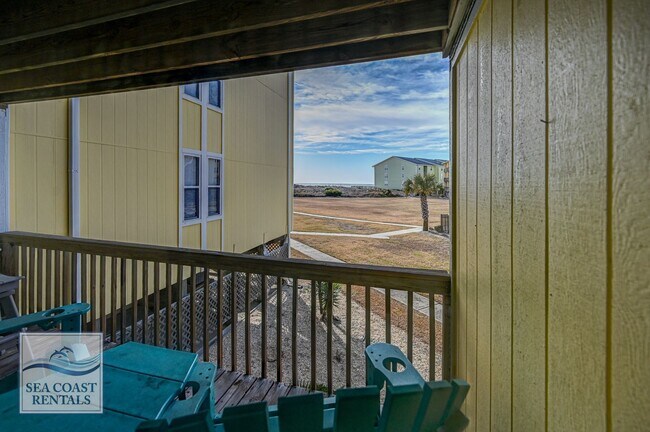 Building Photo - FURNISHED OFF-SEASON MONTHLY RENTAL NOW AV...