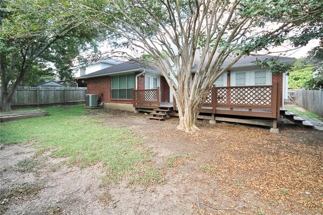 Building Photo - 8009 Cahill Dr