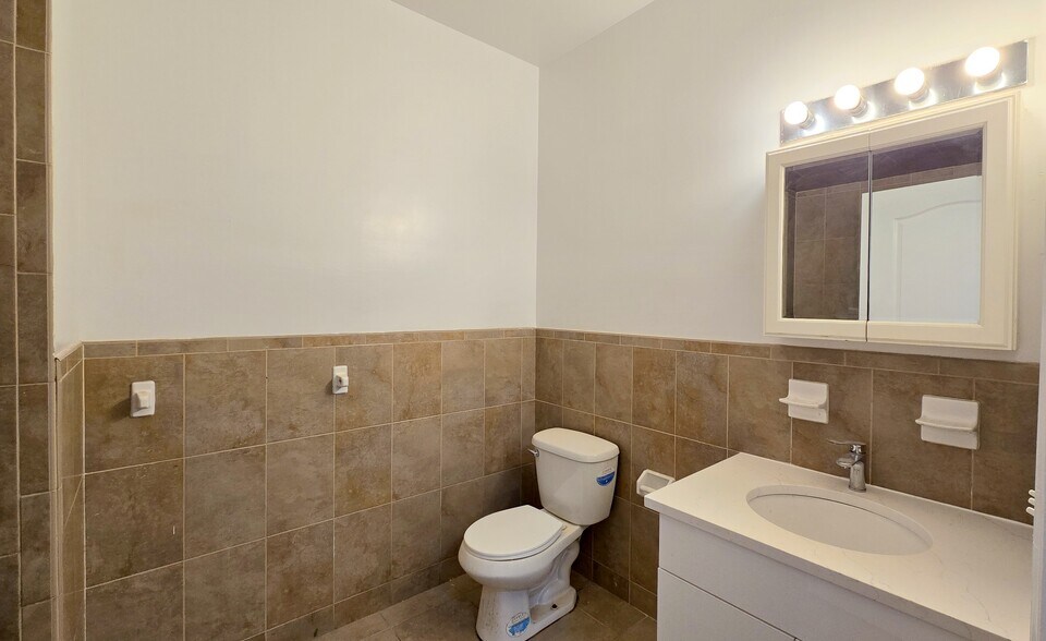 Building Photo - 157 Manchester Pl