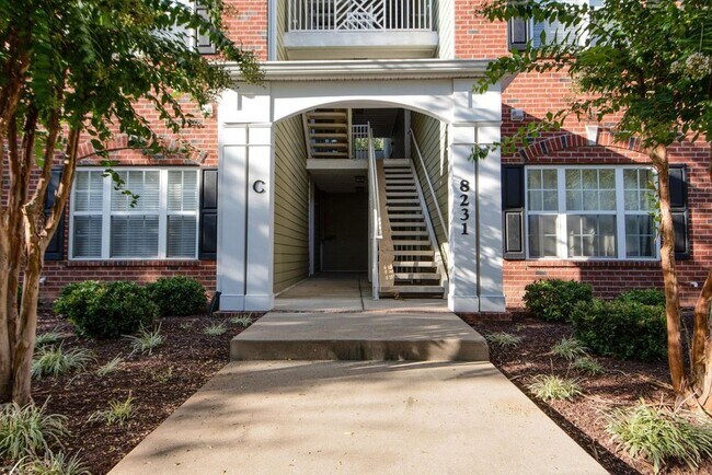 Building Photo - 8231 Lenox Creekside Dr