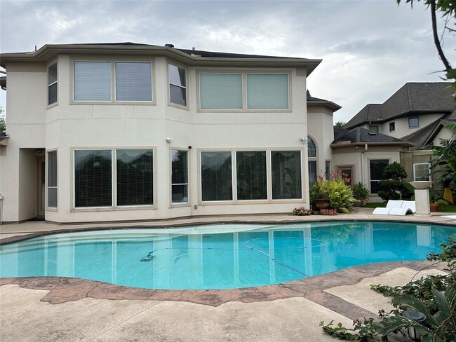 Building Photo - 1731 Parklake Village Dr