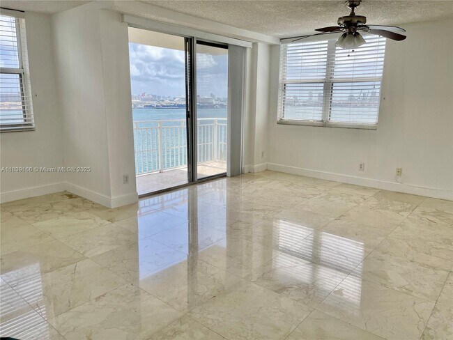 Building Photo - 770 Claughton Island Dr