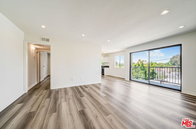 Building Photo - 7453 Haskell Ave