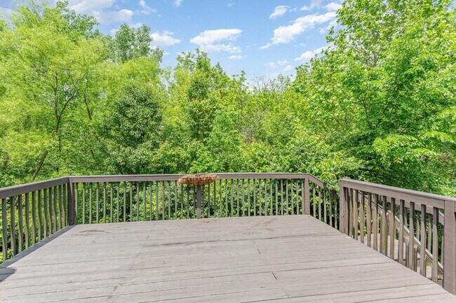 Building Photo - 7862 Waggoner Trace Dr