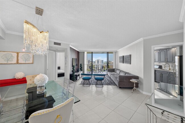 Building Photo - 20185 E Country Club Dr