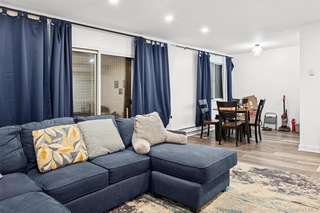 Building Photo - 57 Lorraine Terrace