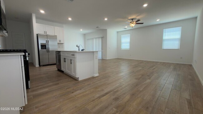 Building Photo - 10473 W Rutherford Ln