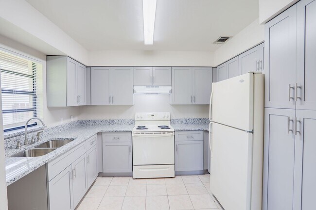 Building Photo - 2634 Shadybranch Dr