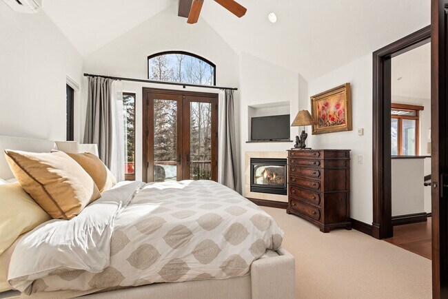 Building Photo - 875 Horse Ranch Dr