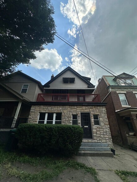 Building Photo - 2322 Ravine St