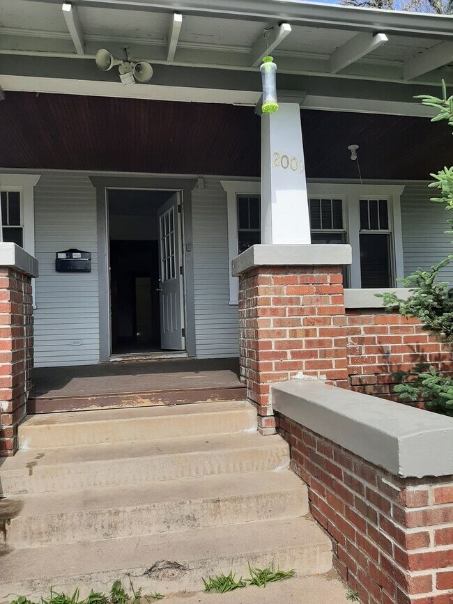 Building Photo - (1600 7th Ave)