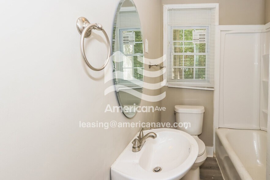 Building Photo - 1385 Patterson St