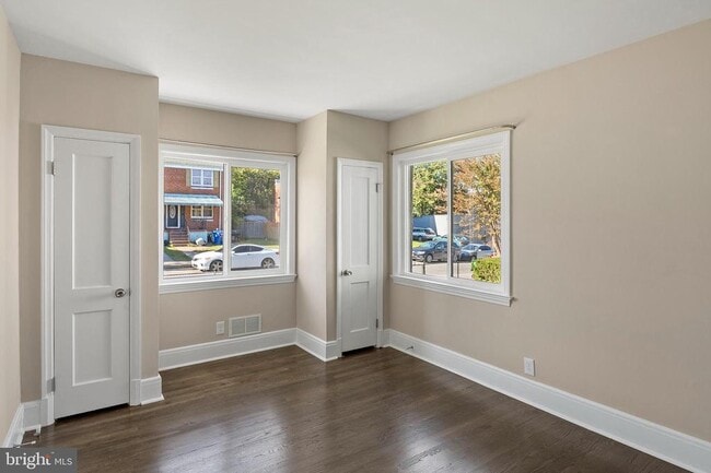 Building Photo - 4621 Greenhill Ave