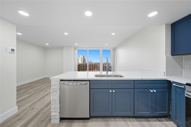 Building Photo - 4015 Bayshore Blvd