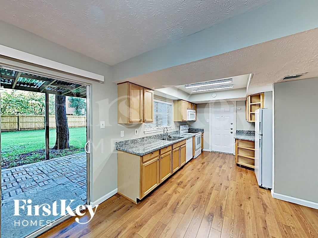 Building Photo - 3311 Birch Creek Dr