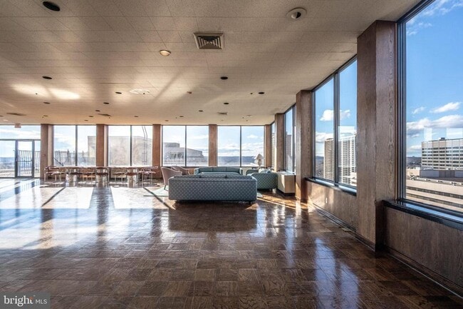 Building Photo - 3709 S George Mason Dr