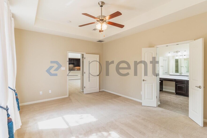 Building Photo - 2406 Sweetwater Ln