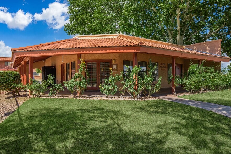 Primary Photo - Garden Plaza Apartments