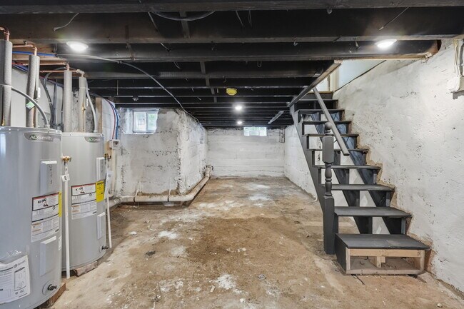 Building Photo - 6028 Osage Ave